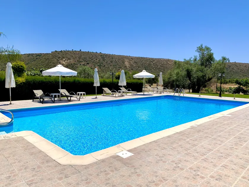 Himonas Apartments - Image 1