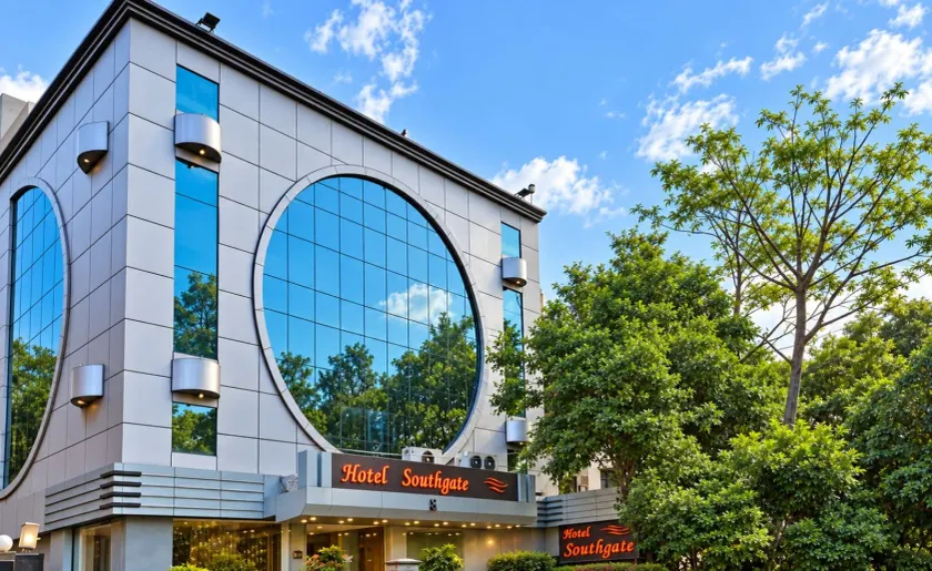Hotel Southgate - Image 1