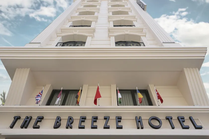 The Breeze Hotel - Image 1
