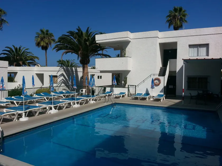 El Sombrero Apartments Los Gigantes - Image 1