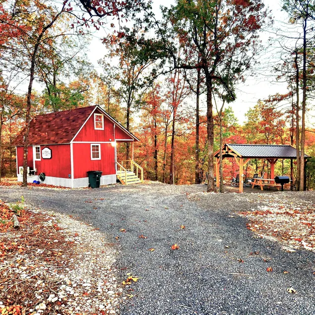 The Windstorm Cabin - Pet-friendly & a 2-person Jacuzzi hot tub! - Image 1
