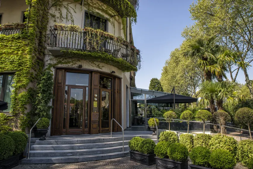 Hotel de la Ville Monza - Small Luxury Hotels of the World - Image 1