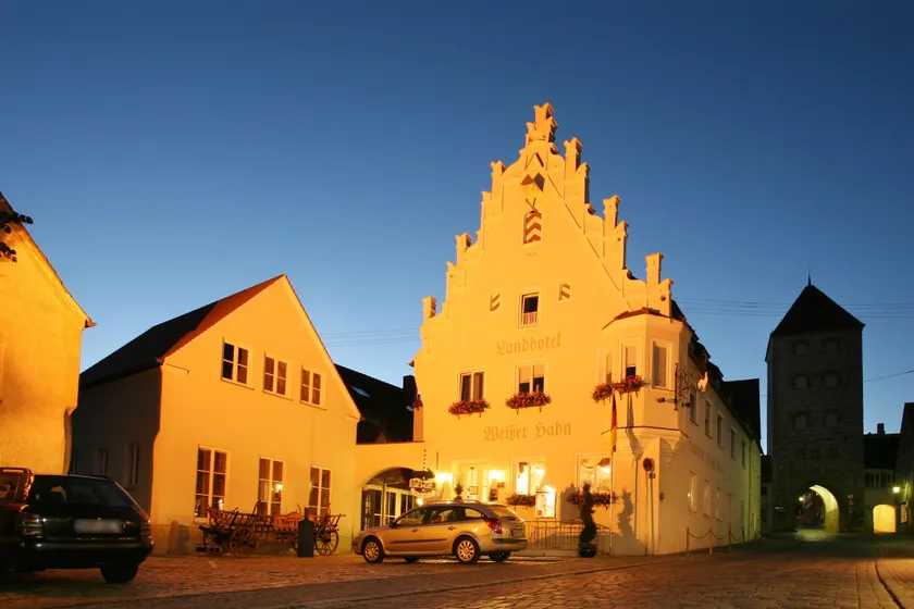 Landhotel Weißer Hahn - Image 1