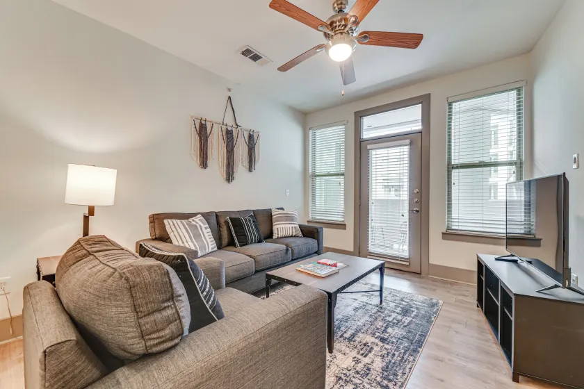 Pet-friendly Condo w/ Community Perks in Dallas! - Image 1