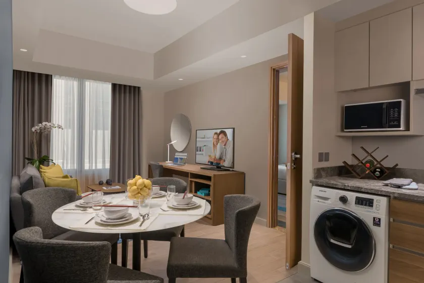 Citadines Bay City Manila - Image 1