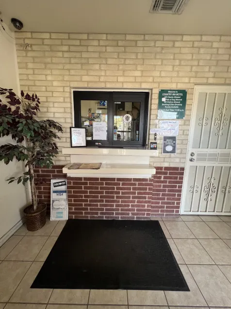 COUNTRY INN MOTEL - Lobby