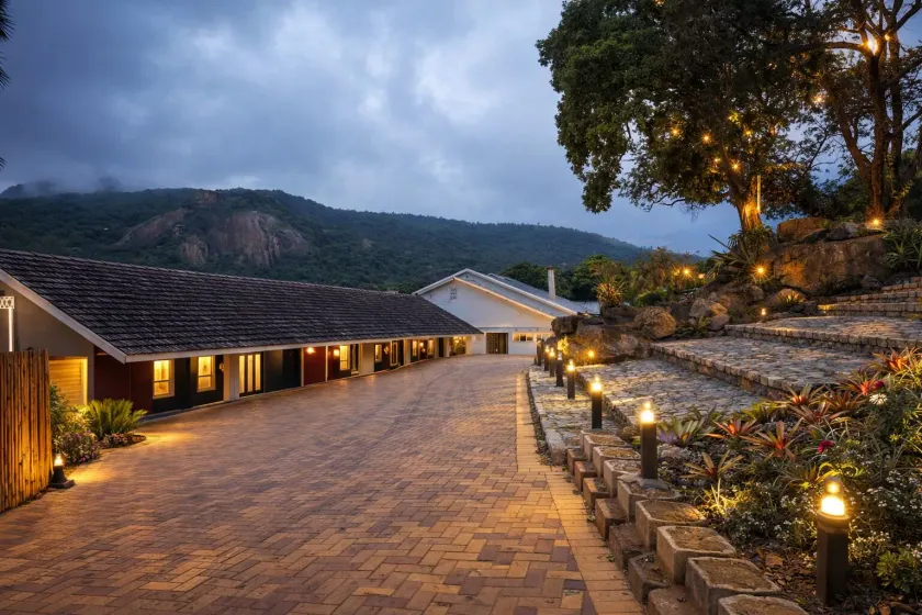 La Dukes Resort - Image 1