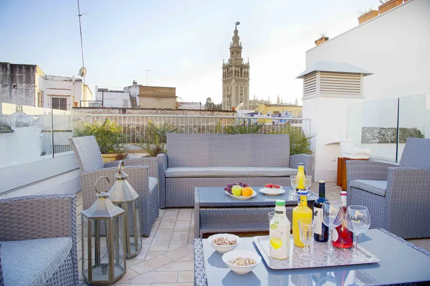 Overland Suites Catedral - Image 1