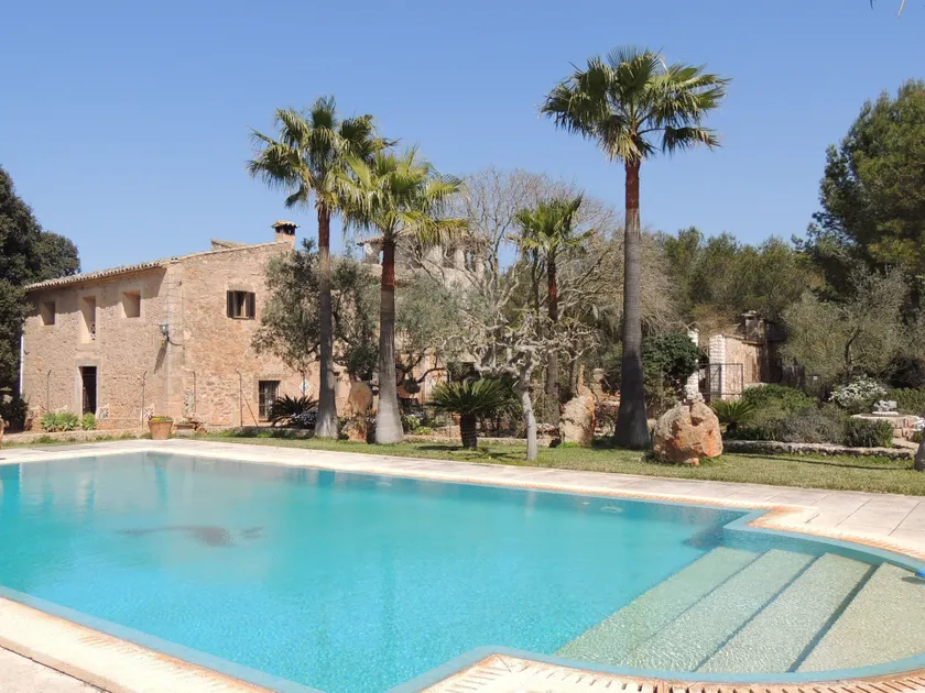 Charming Villa With Pool in Algaida - Image 1