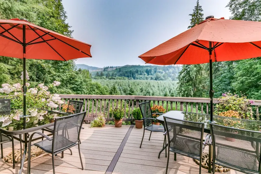 Misty Valley Inn - Image 1