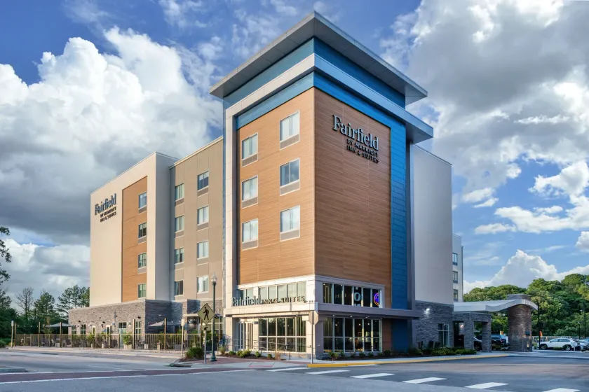 Fairfield by Marriott Inn & Suites Virginia Beach Town Center - Image 1