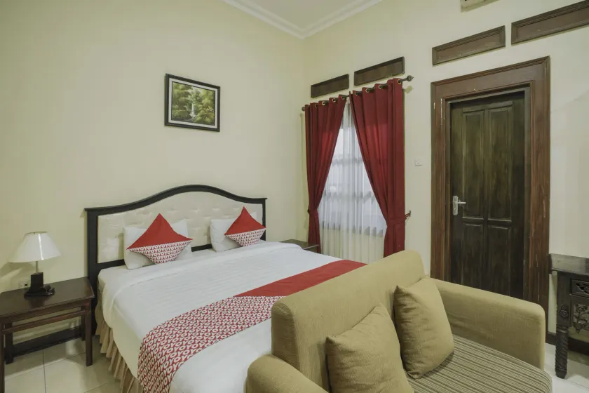 Ndalem Maharani Guest House - Image 1
