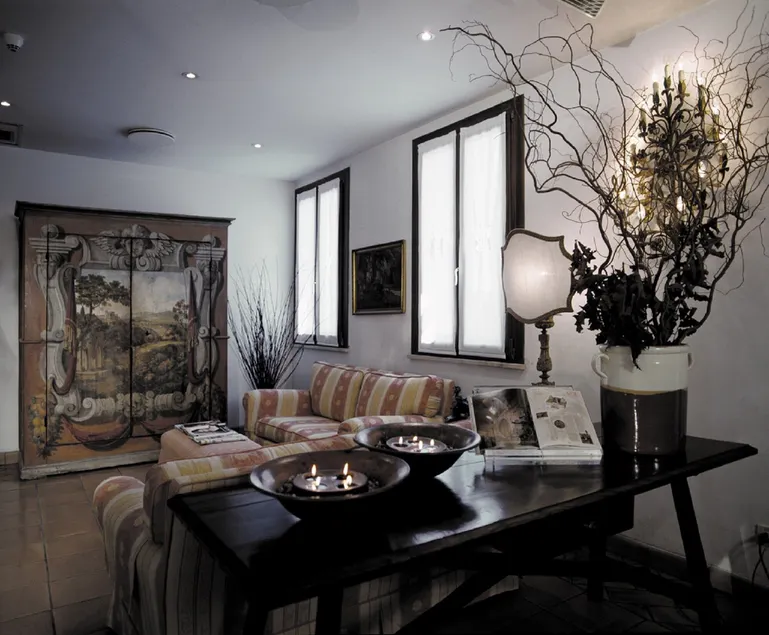 Hotel Columbia Roma - Image 1
