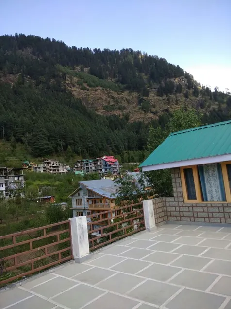 Hotel Sky Heaven - Image 1