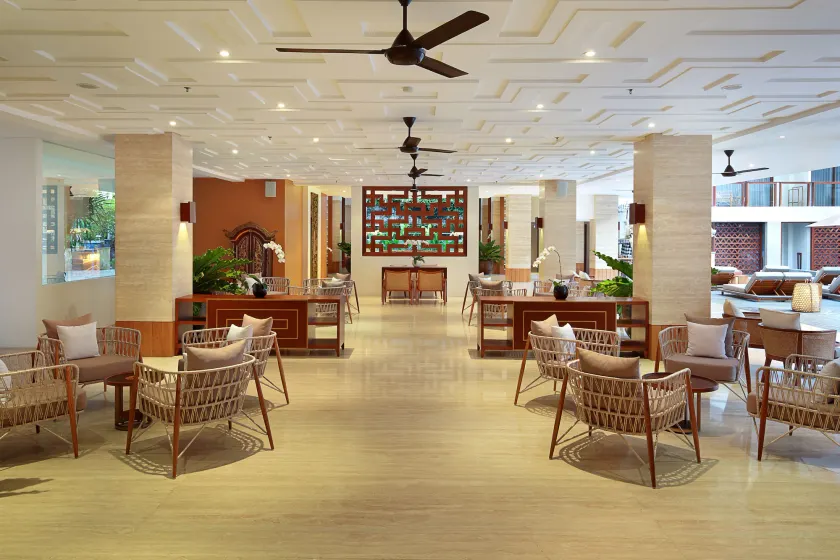 The Bandha Hotel & Suites - Interior entrance