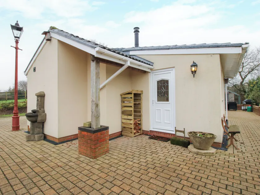 Spitfire Lodge - Image 1