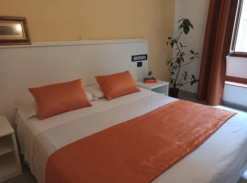 Hotel Leonardo - Image 1