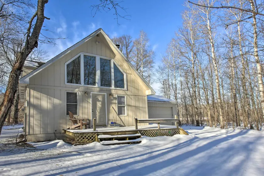 Lakes of the North Home on Snowmobile & ATV Trail! - Image 1