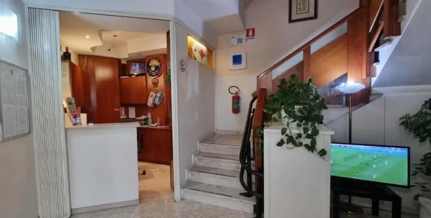 Hotel Indicatore - Image 1
