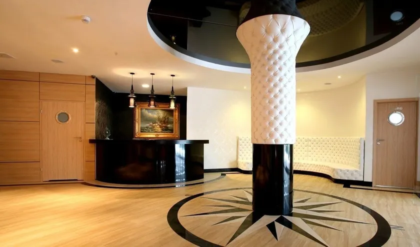 Hotel Czarna Perła - Image 1