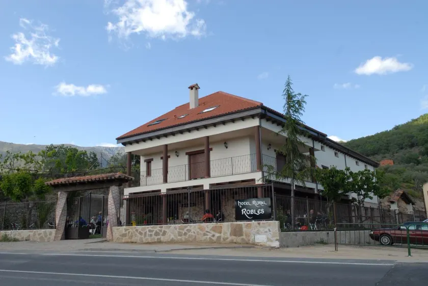 Hotel Rural Robles - Image 1