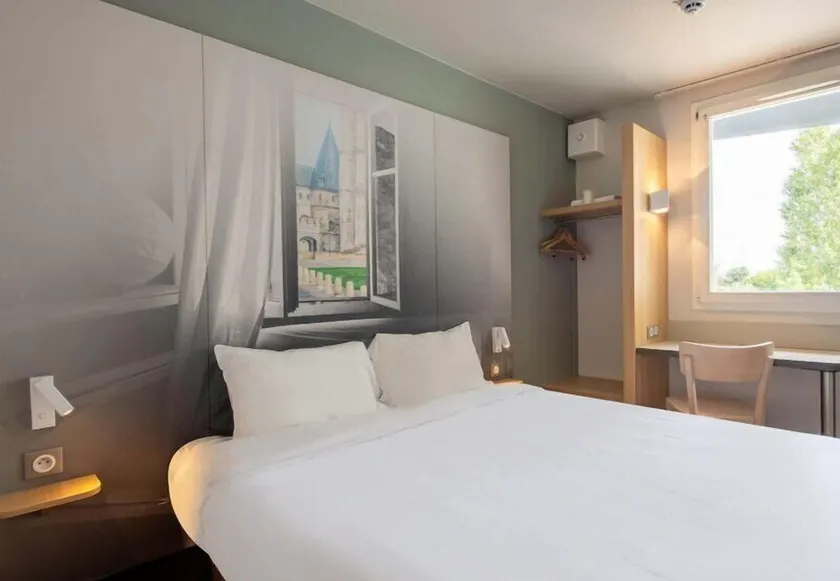 B&B HOTEL Beauvais - Image 1