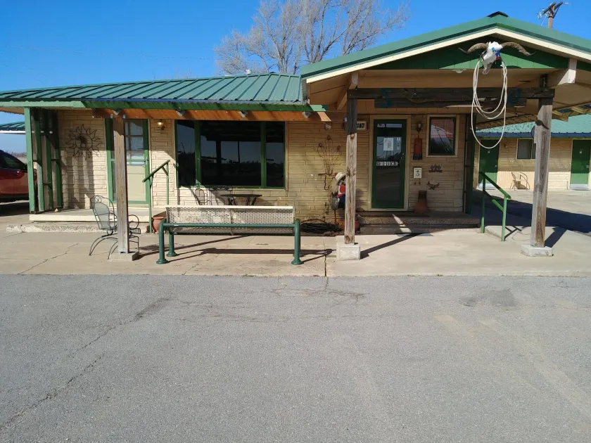 Cactus Inn - Image 1