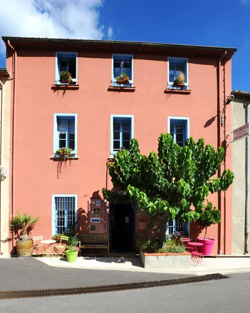 Chambres d'Hôtes et Gîtes- L'Abri sous Roche - Image 1