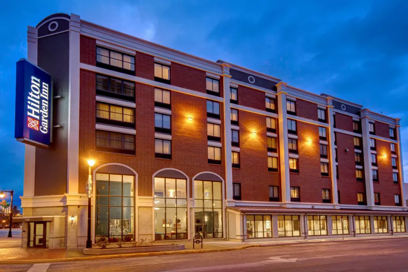 Hilton Garden Inn Terre Haute - Image 1
