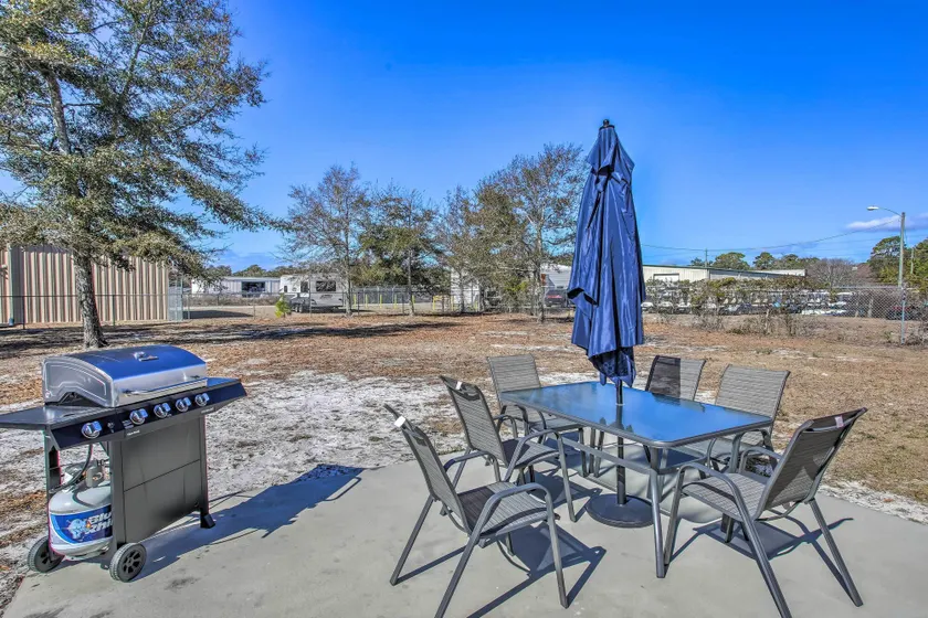 Ocean Isle Beach Escape - Centrally Located! - Intérieur