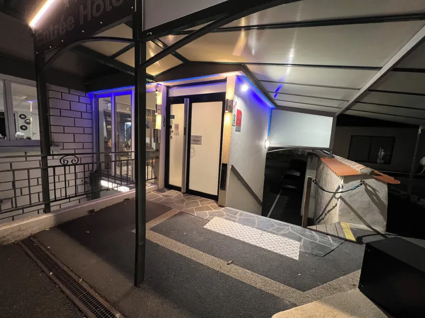 Hôtel Du Parc Niort - Entrée intérieure