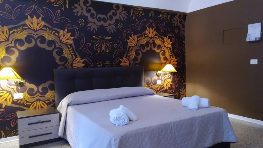 CconfortHotels Central Rooms - Image 1