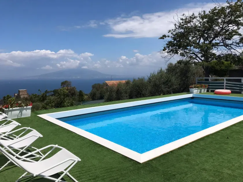 Sorrento Garden - Image 1