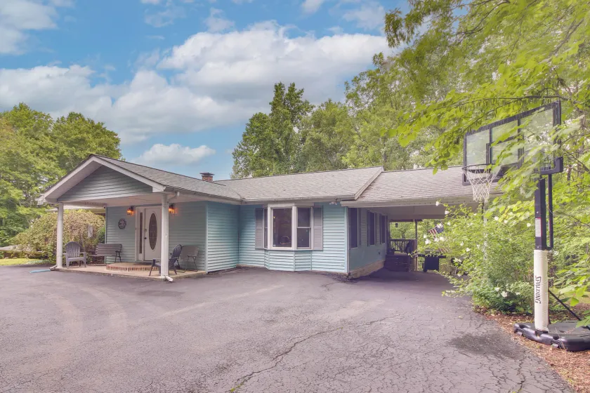 Family Home w/ Game Room! 1 Mi to Dale Hollow Lake - Image 1