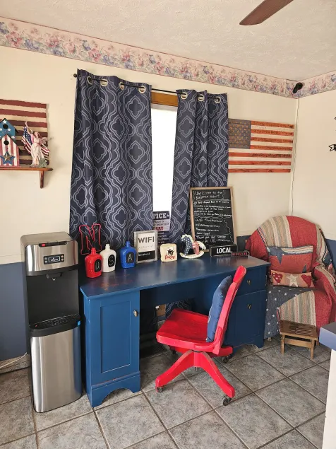 Blue Spruce Motel - Image 1