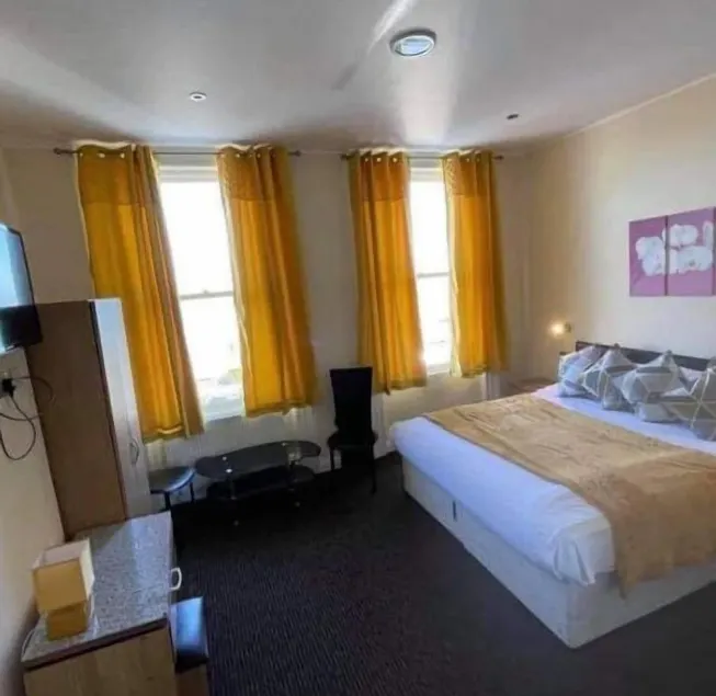Elsinore Hotel Llandudno - Image 1