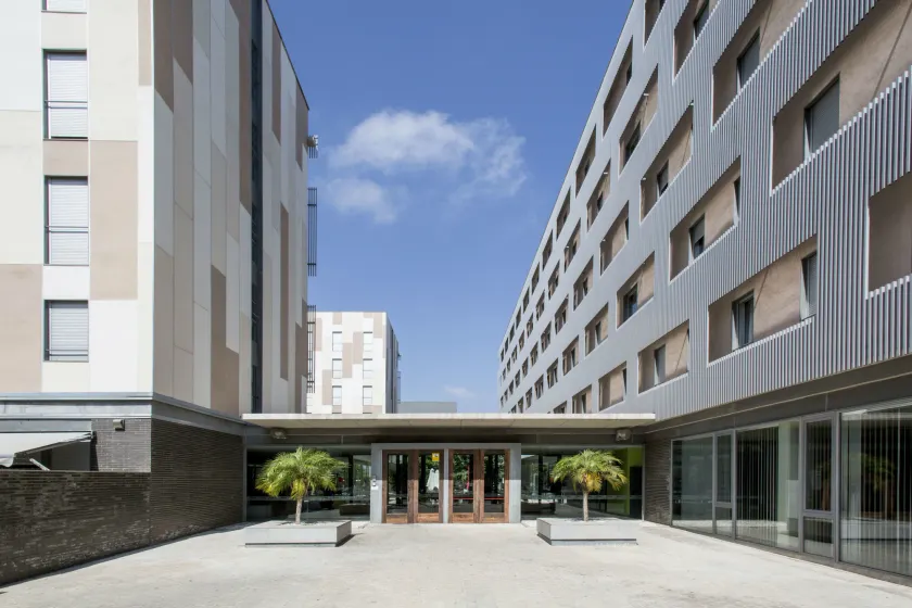 Residencia Universitaria Resa Damia Bonet - Image 1