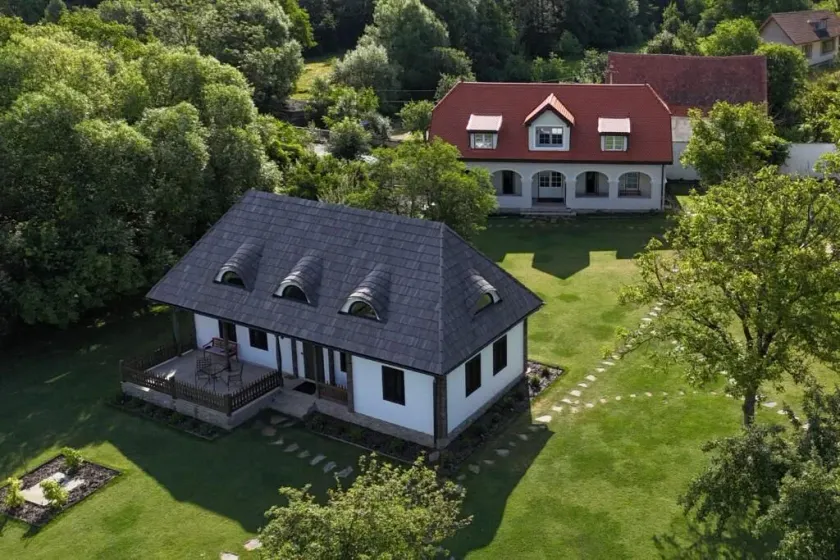 The Szekler Countryside Estate - Image 1