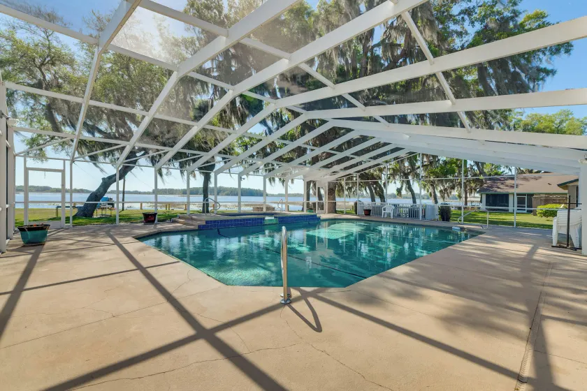 Lake Days + Pool Fun! Nature Coast Retreat - Image 1