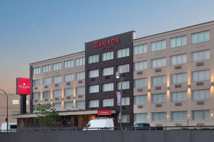 Ramada Plaza by Wyndham Montreal - Image 1