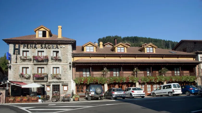 Hosteria Peña Sagra - Image 1