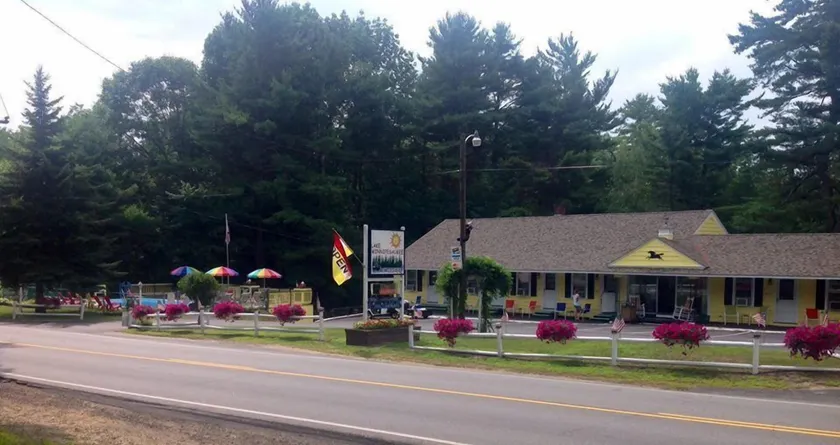 Lake Winnipesaukee Motel - Image 1