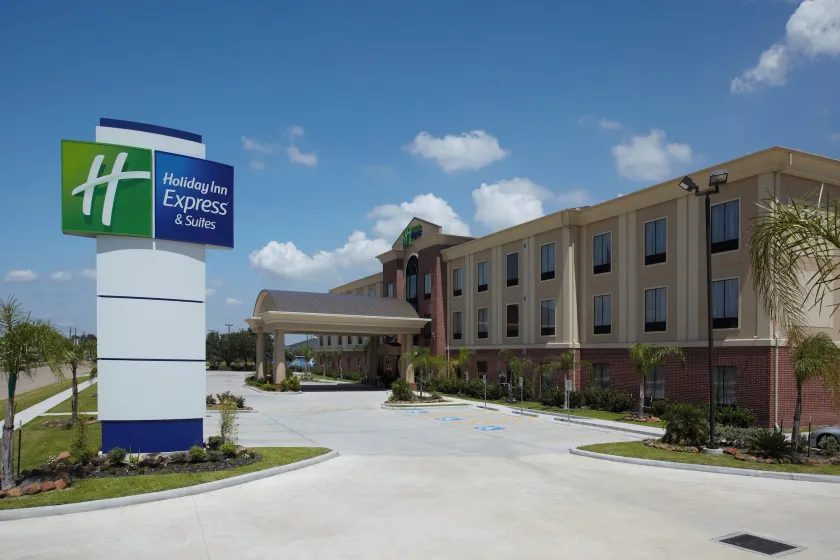Holiday Inn Express & Suites Deer Park by IHG - Image 1