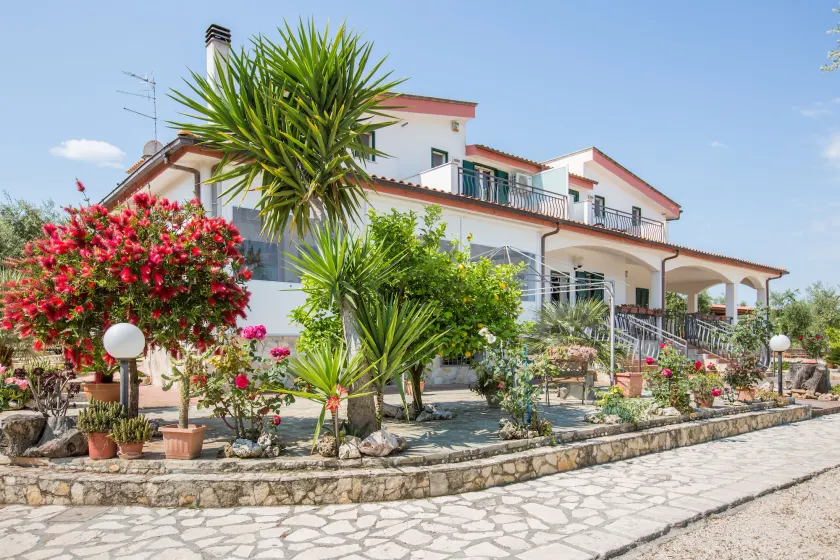 Villa Vesta - Image 1