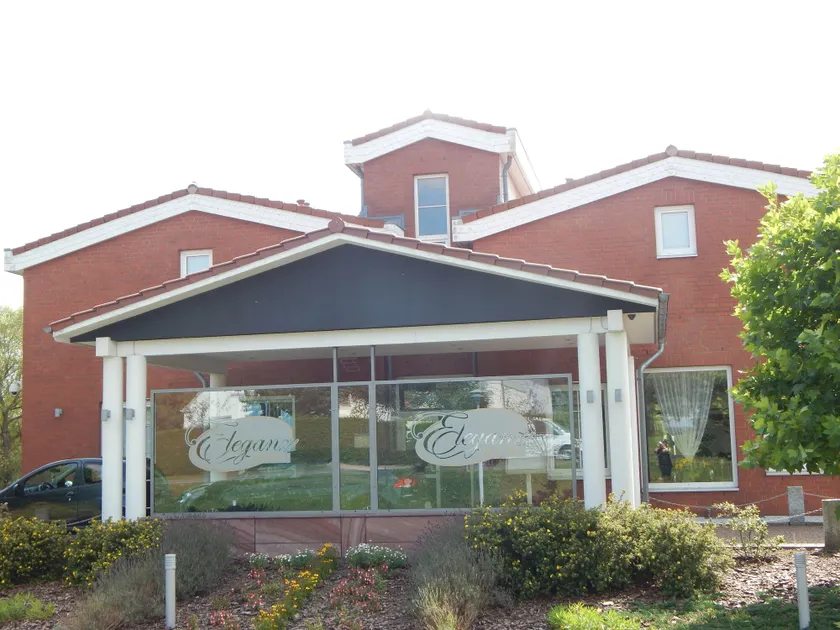 Hotel Eleganz - Image 1