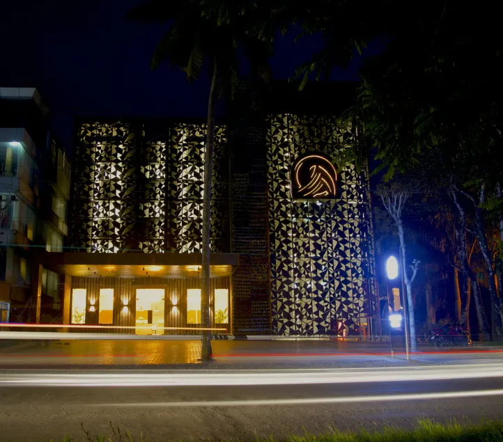 Rangers Hotel - Image 1