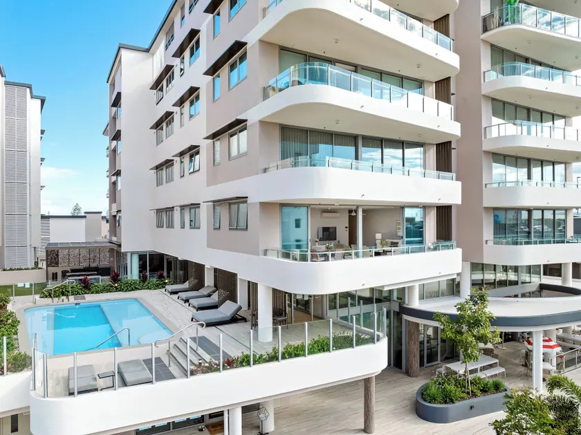 Lowanna Beach Resort Kawana - Image 1