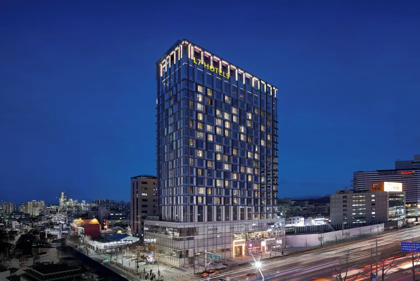 L7 HONGDAE by LOTTE HOTELS - Image 1
