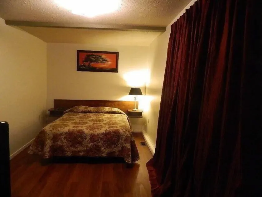 Willow Inn Motel - Image 1