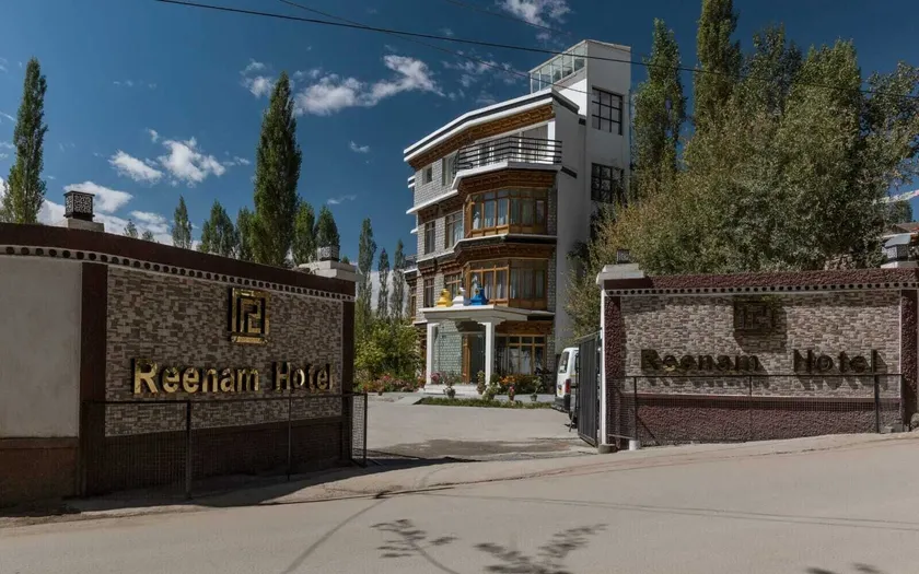 Reenam Hotel - Image 1